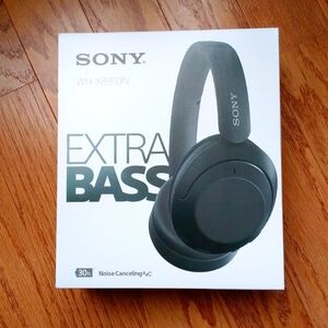 Brand new Sony Extra Bass headphones WH-XB910N